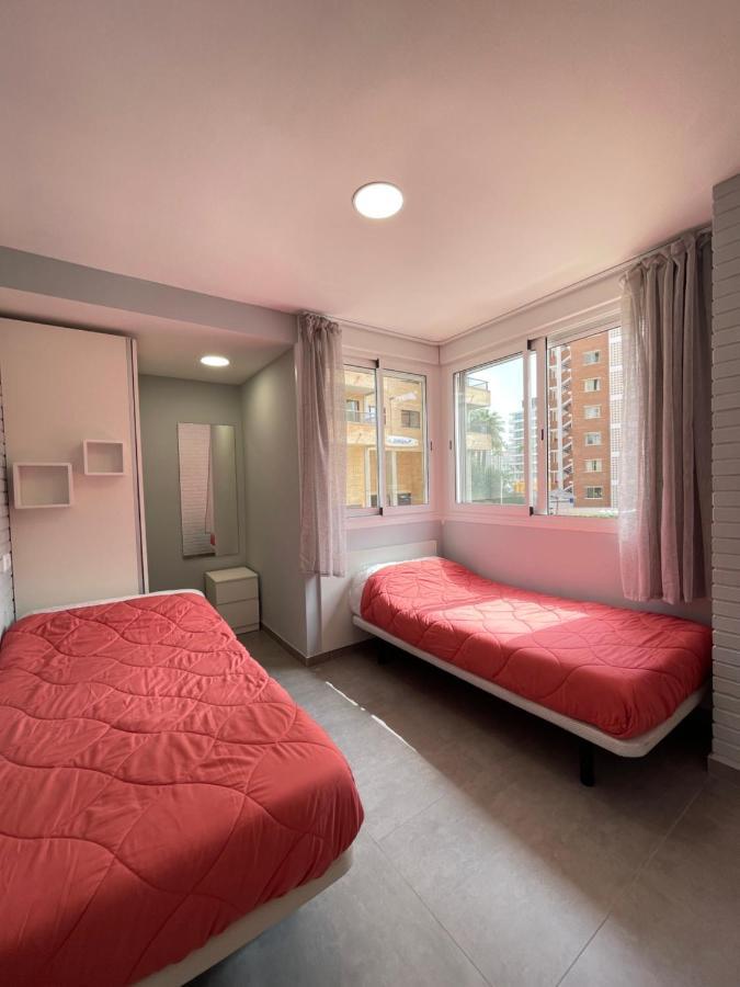 New Square Ocean Apartment Benidorm Bagian luar foto