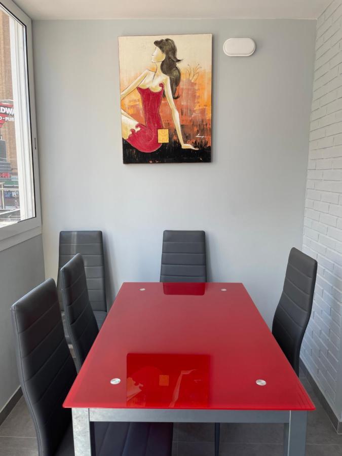 New Square Ocean Apartment Benidorm Bagian luar foto